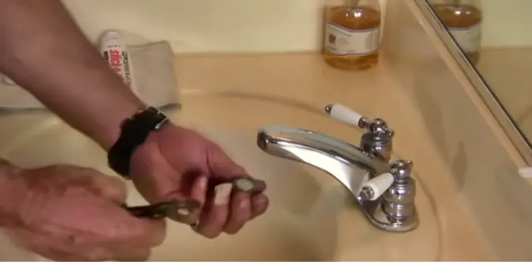 unscrew the faucet aerator without any hassle