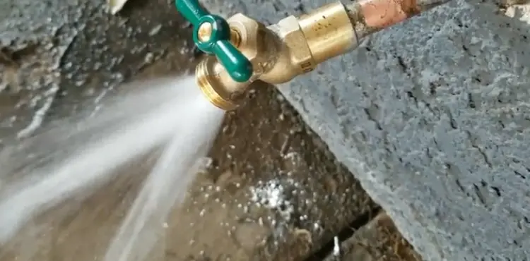 how to split an outdoor faucet